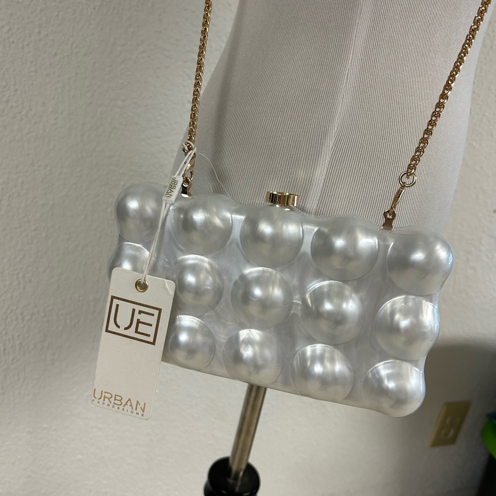 NWT The Bubble Clutch in Ivory white by Urban Expressions Inspired‎ by Cult Gaia